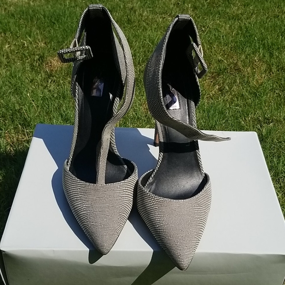 Jessica Simpson heels - Picture 2 of 6